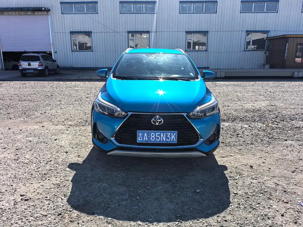 Toyota Yaris L — миниатюра 2