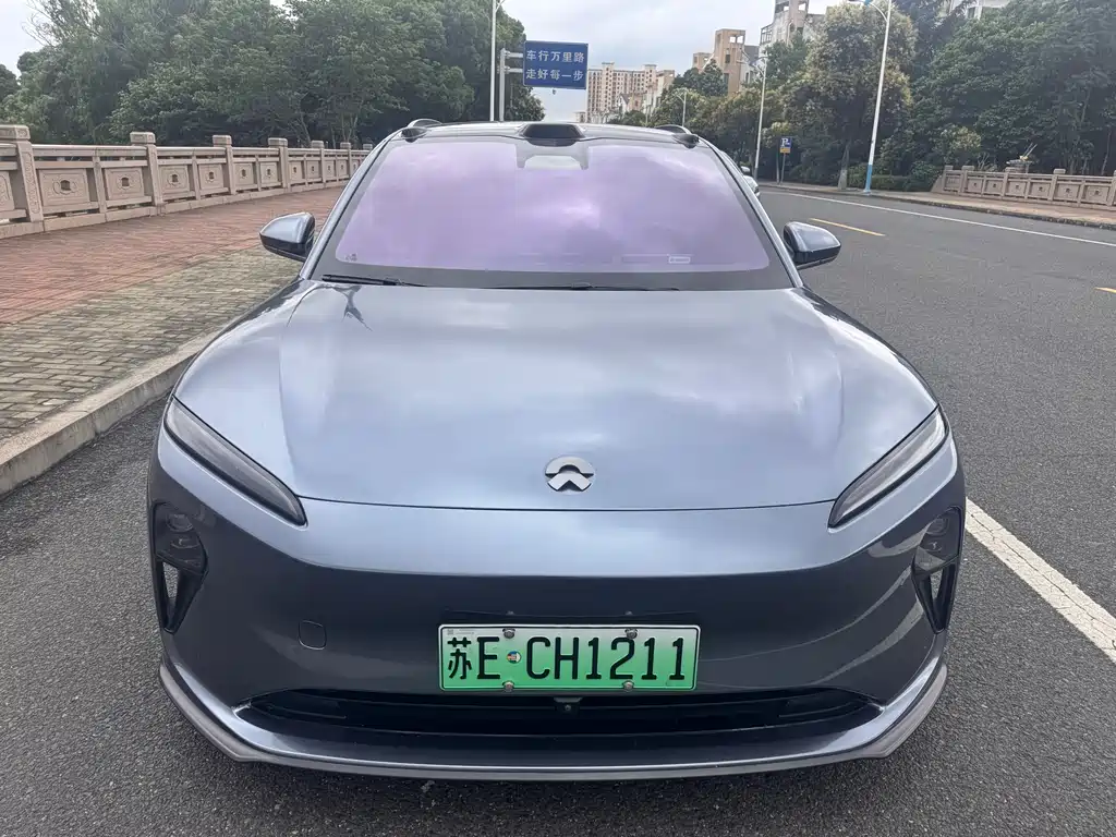 NIO ET5