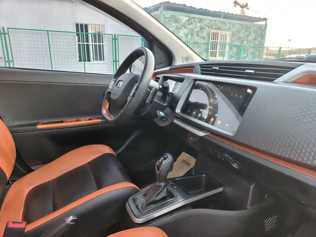 Geely Vision X1 — миниатюра 12