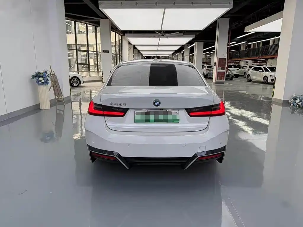 BMW i3 — миниатюра 13