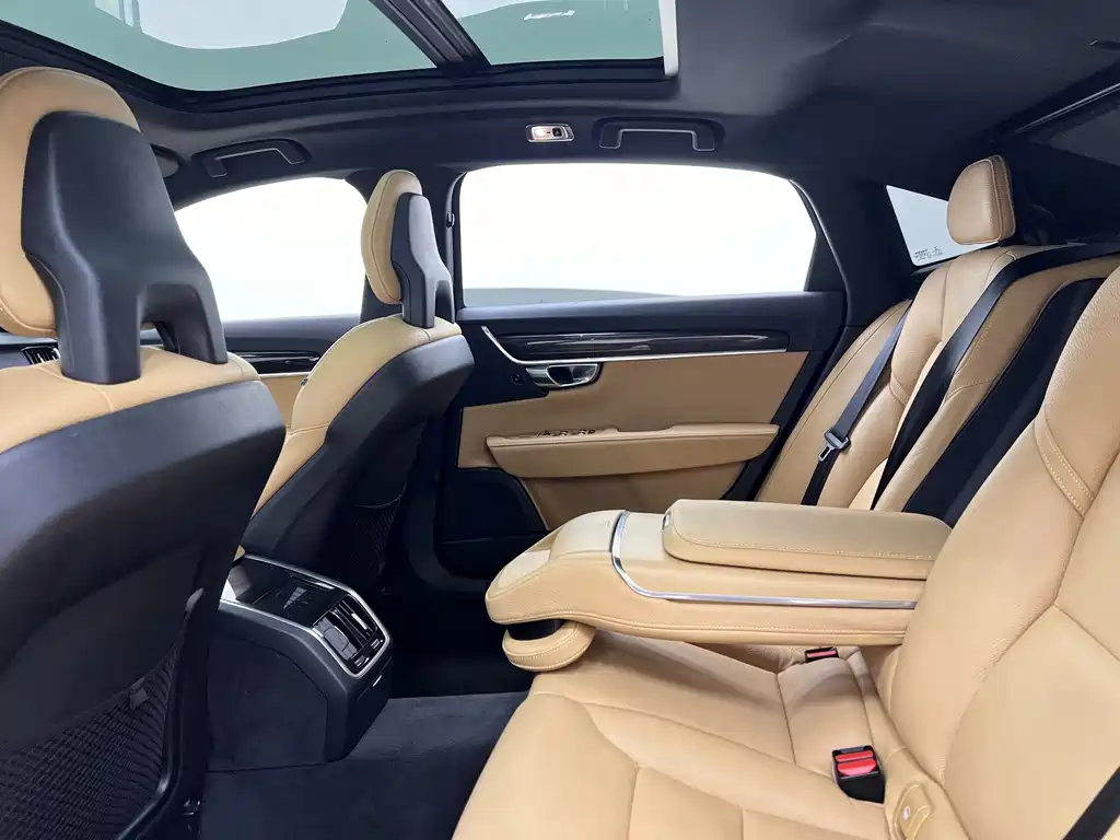 Volvo S90 2018 T4