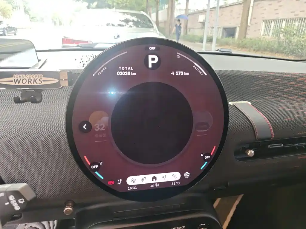 MINI Электрический Mini JCW — миниатюра 12