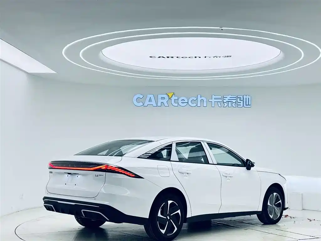 Geely Galaxy Galaxy L6 L6 2025 EM-i 140km +