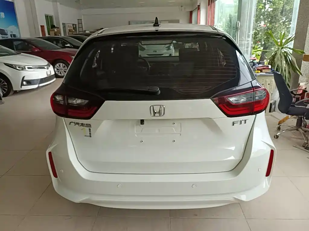 Honda Fit — миниатюра 6