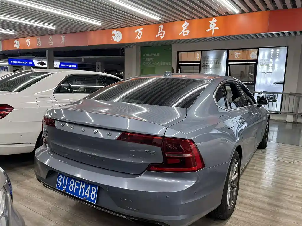 Volvo S90 2018 T4