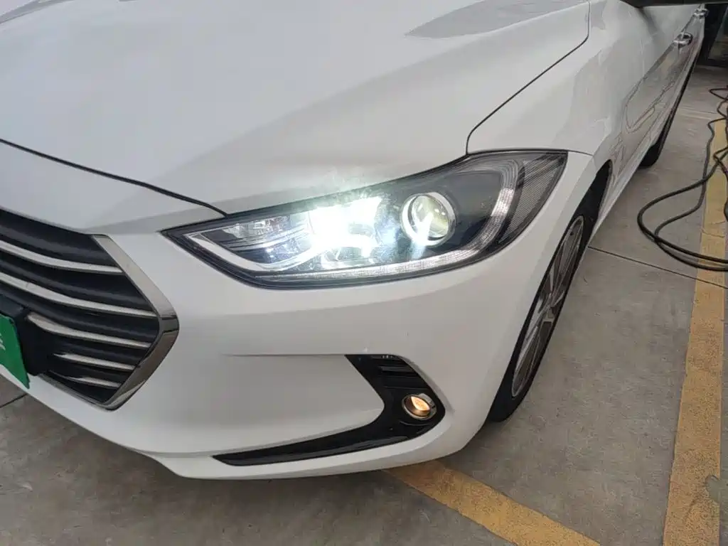 Hyundai Elantra — миниатюра 24