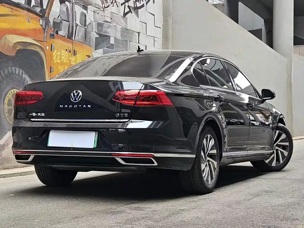 VOLKSWAGEN MAGOTAN GTE PLUG IN HYBRID