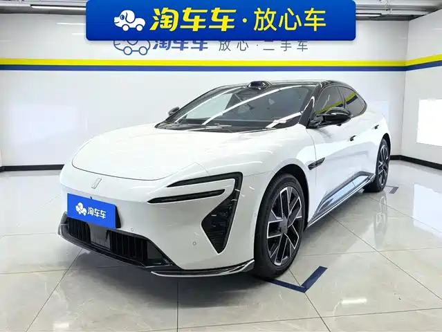 2025 Avatr 06