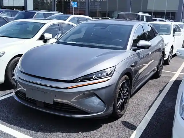 2025 BYD Qin