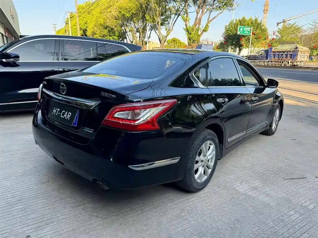 NISSAN TEANA