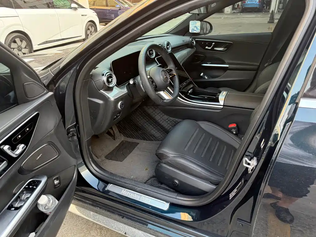 Mercedes-Benz C-Class — миниатюра 4