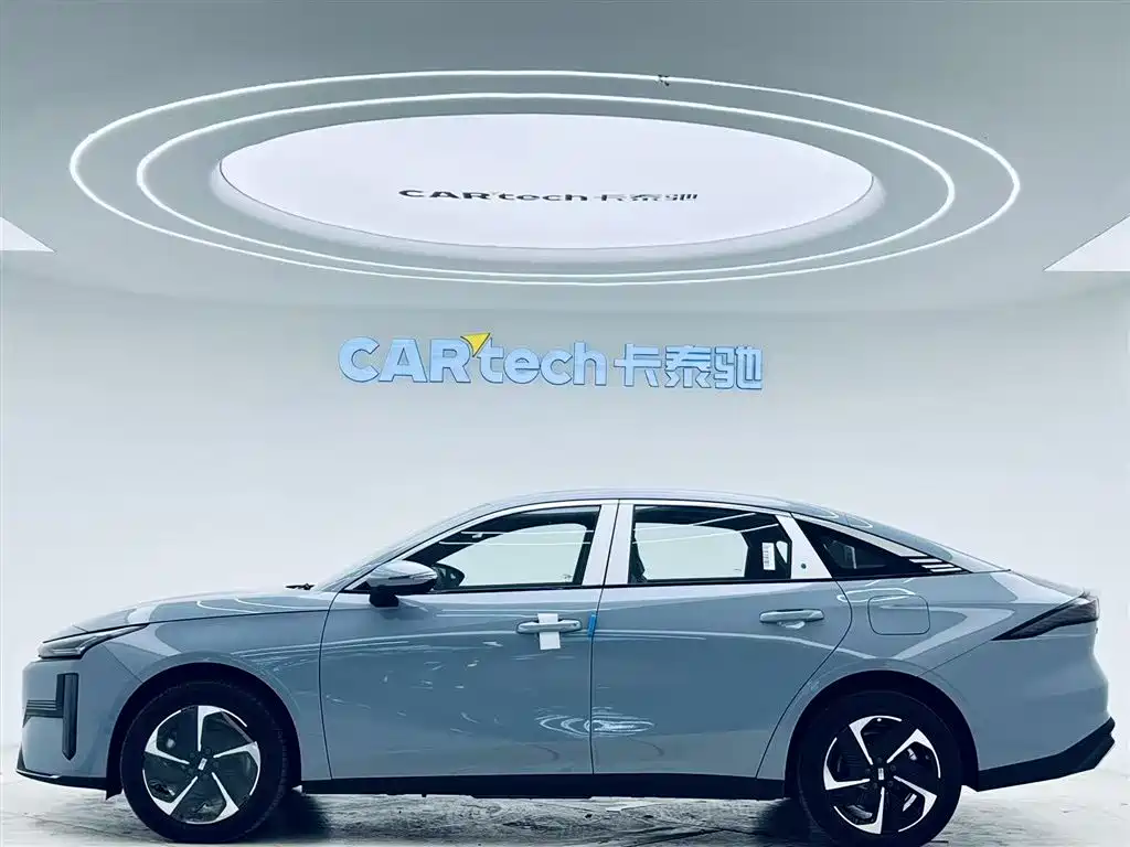 Geely Galaxy Galaxy L6 L6 2025 EM-i 140km