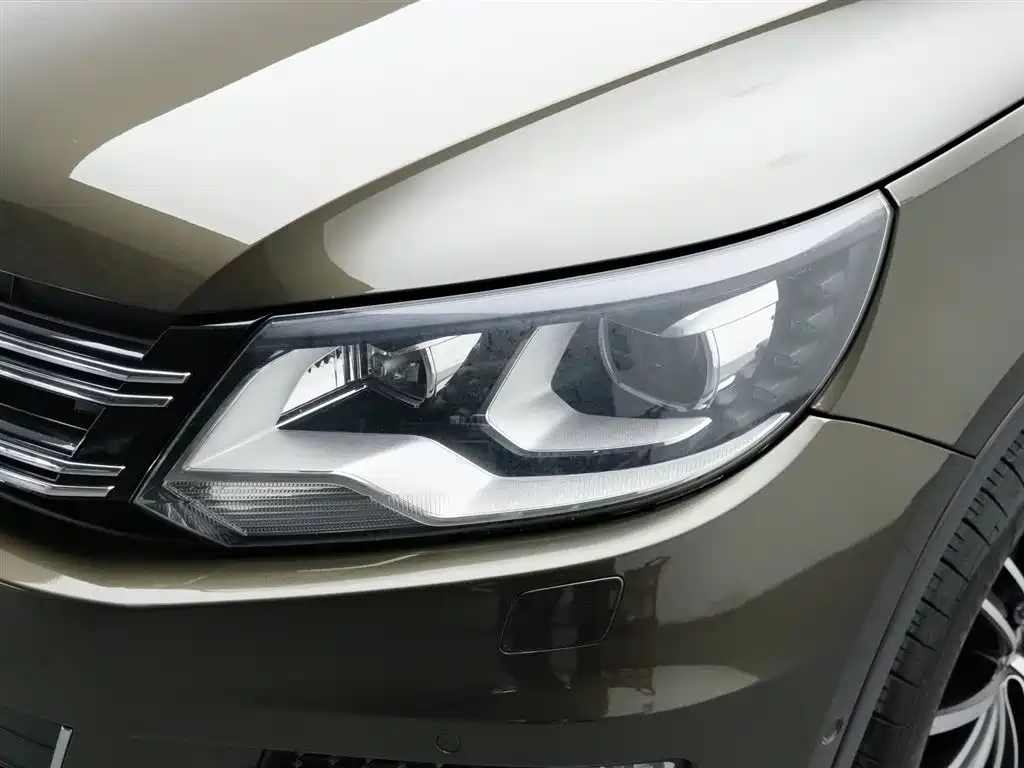 Volkswagen Tiguan 2015 2.0TSI AT Flagship