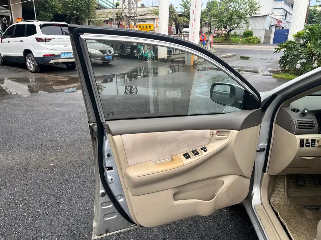 Toyota Corolla — миниатюра 10