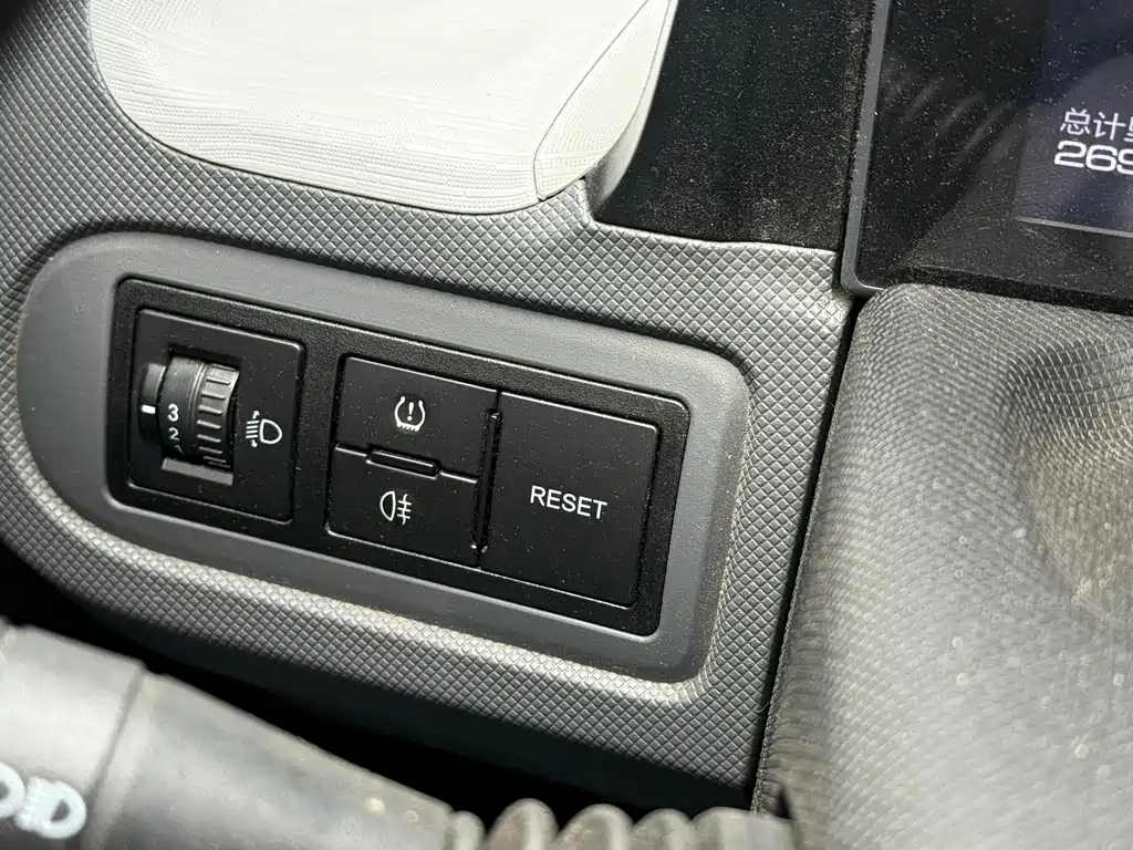 Wuling MINIEV — миниатюра 22