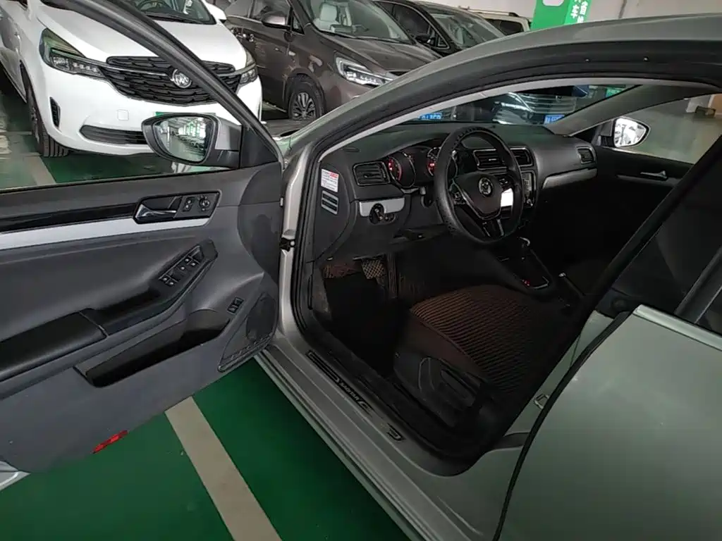 Volkswagen Sagitar — миниатюра 12
