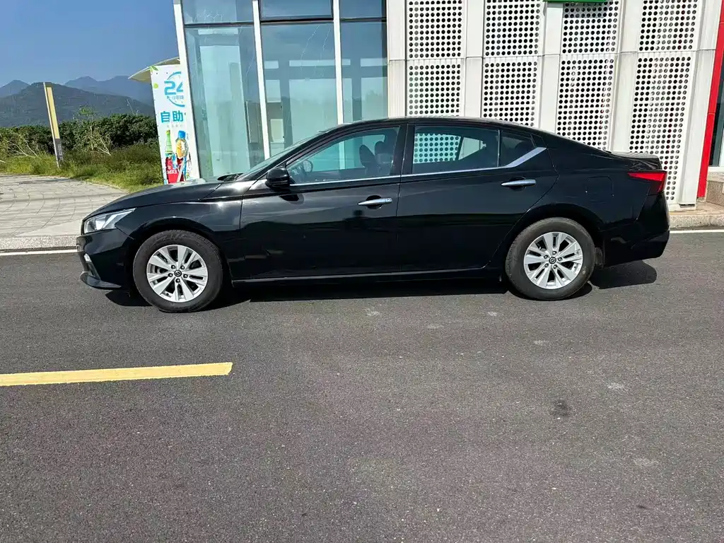 Nissan Teana - фото 5