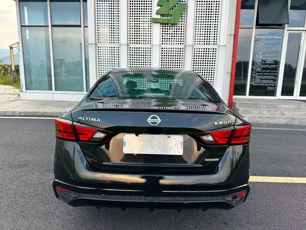 Nissan Teana - фото 6