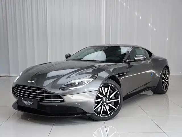 ASTON MARTIN DB11