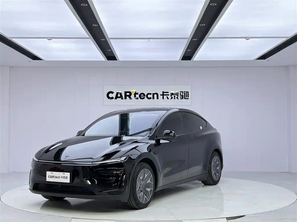 Tesla Model Y L 2026