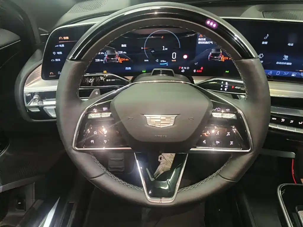 Cadillac Lyriq — миниатюра 11