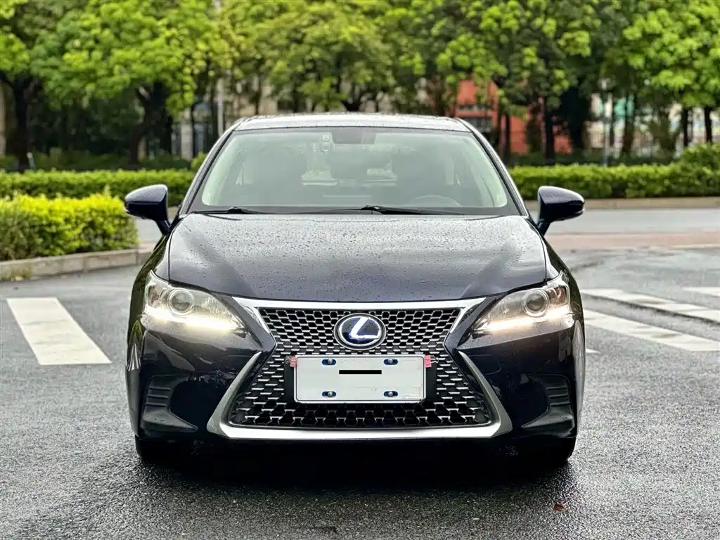 Lexus CT 2017 CT200h Comfort V
