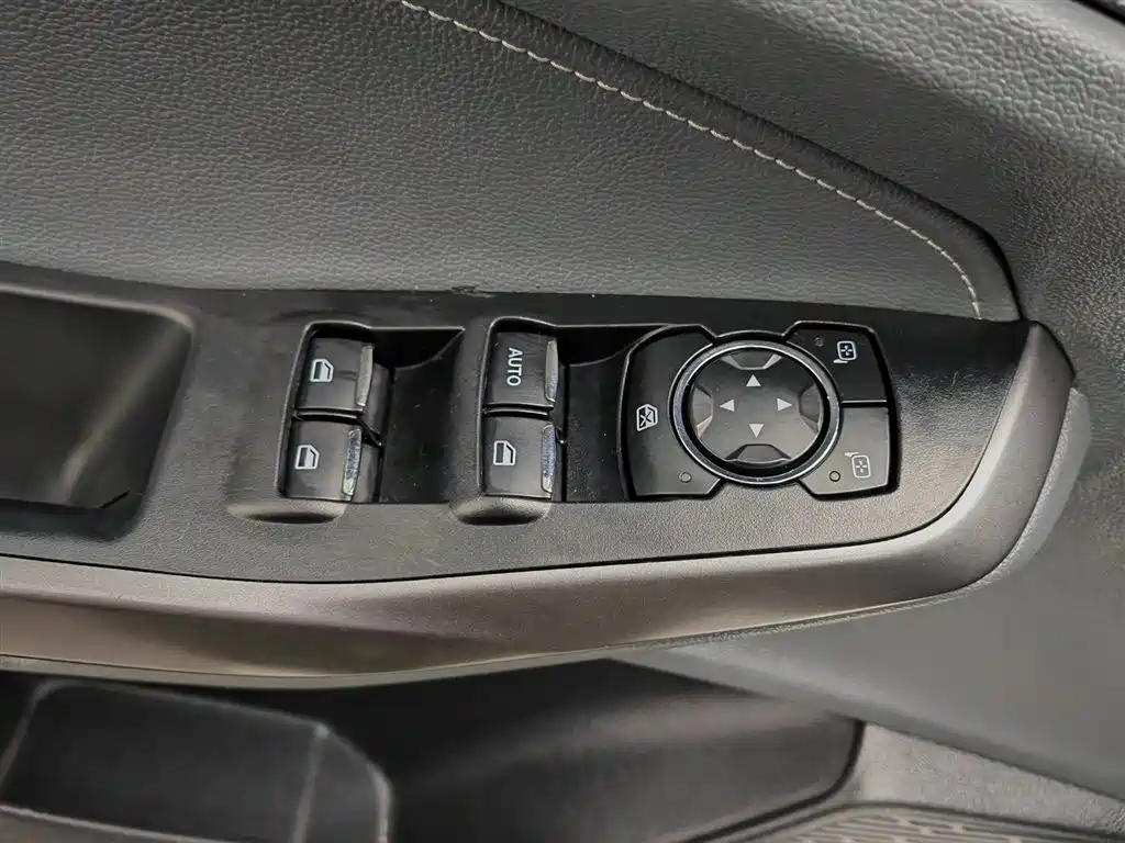 Ford Escort 2017 1.5L AT Fashion