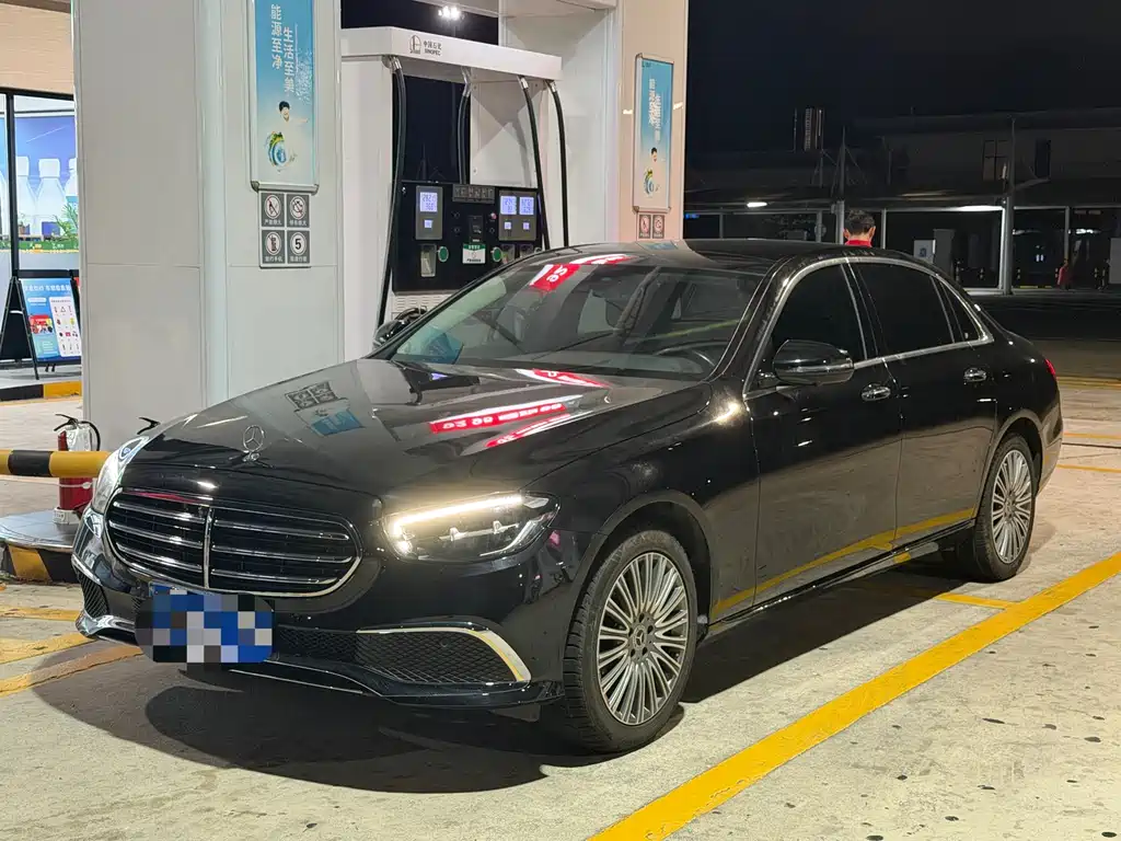 Mercedes-Benz E-Class 2022