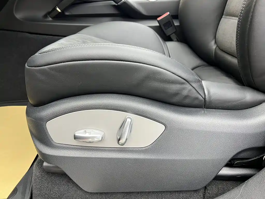 Porsche Cayenne — миниатюра 26