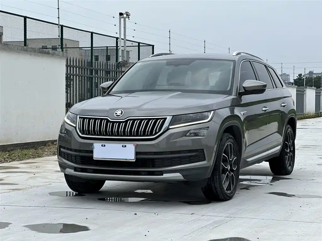 Skoda Kodiaq 2020 TSI330 7 мест Luxury
