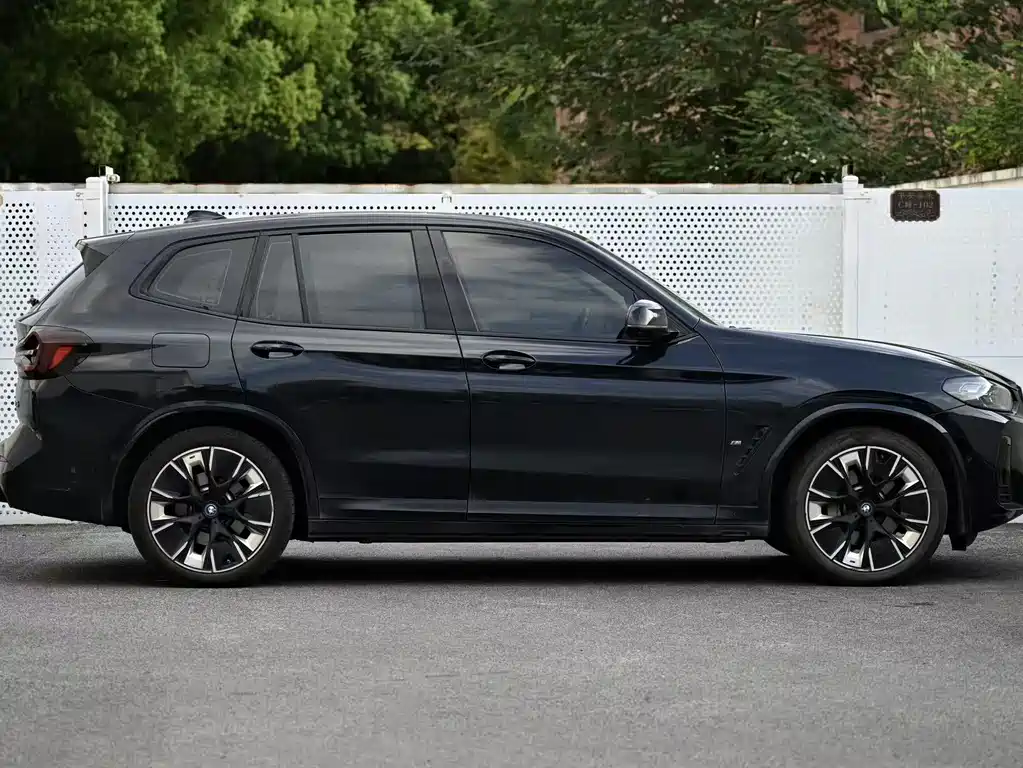 BMW iX3 — миниатюра 5