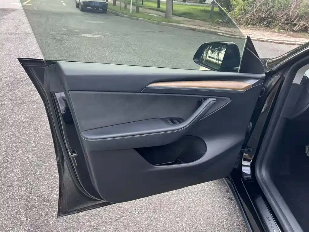 Tesla Model Y — фотографии объявления, Фото 13