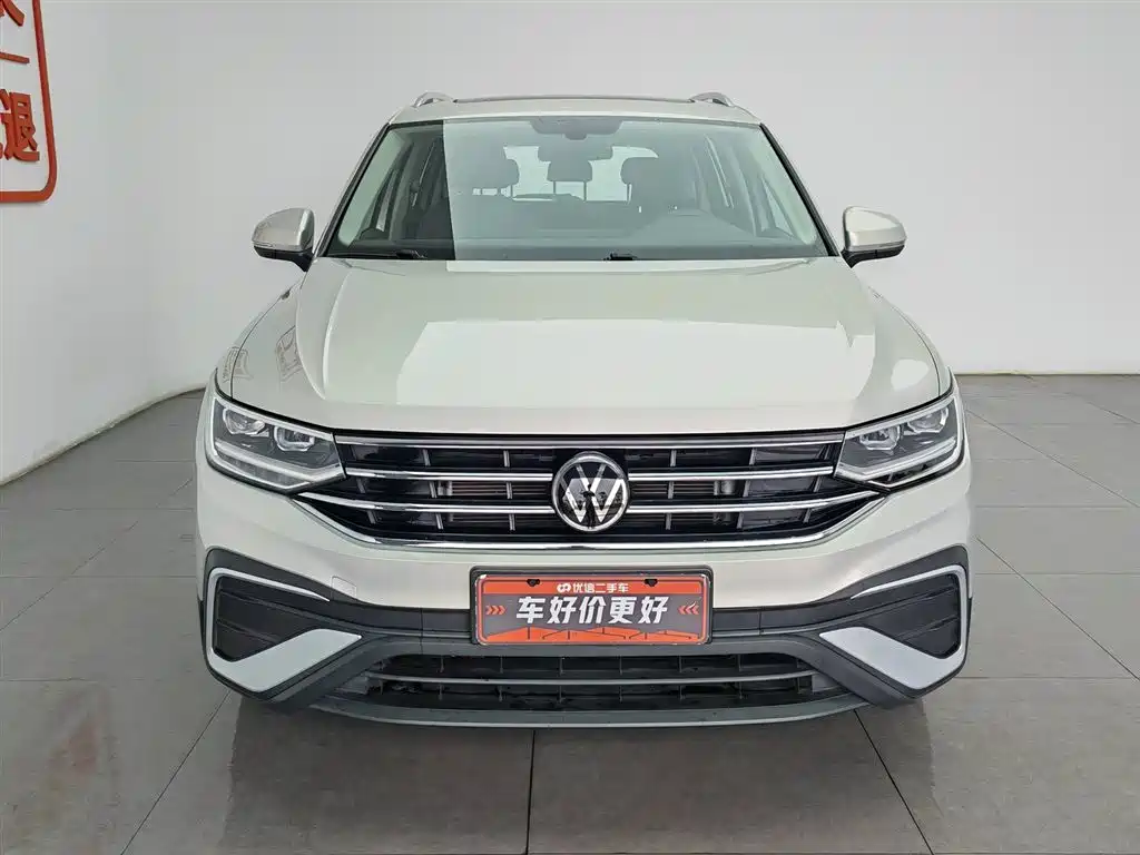 Volkswagen Tiguan L L 2022 330TSI AT Smart