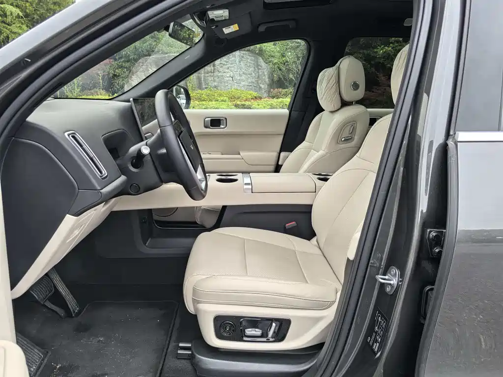 Li Auto L8 2025 Ultra