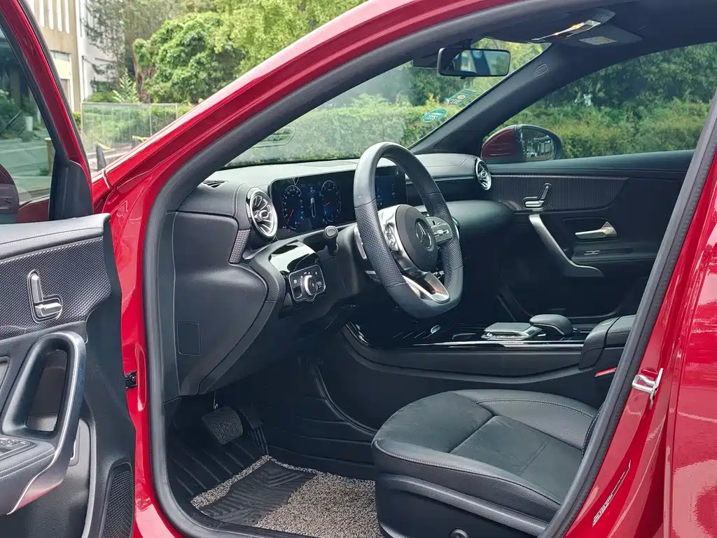 Mercedes-Benz A-Class — миниатюра 12