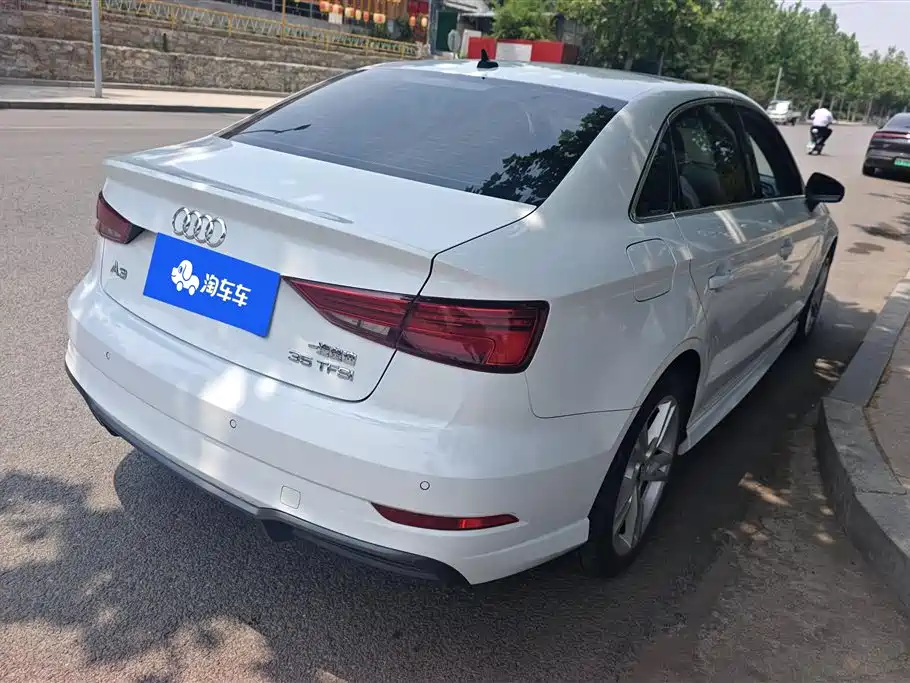 Audi A3 2019 Limousine 35 TFSI Fashion V