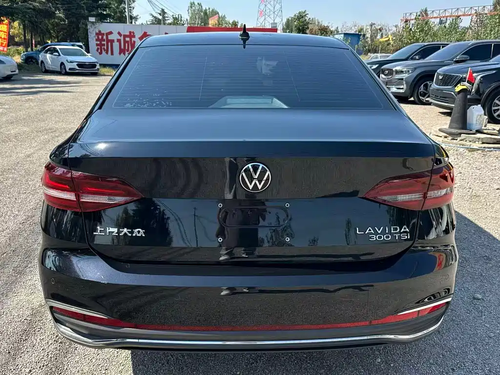 Volkswagen Lavida — миниатюра 4