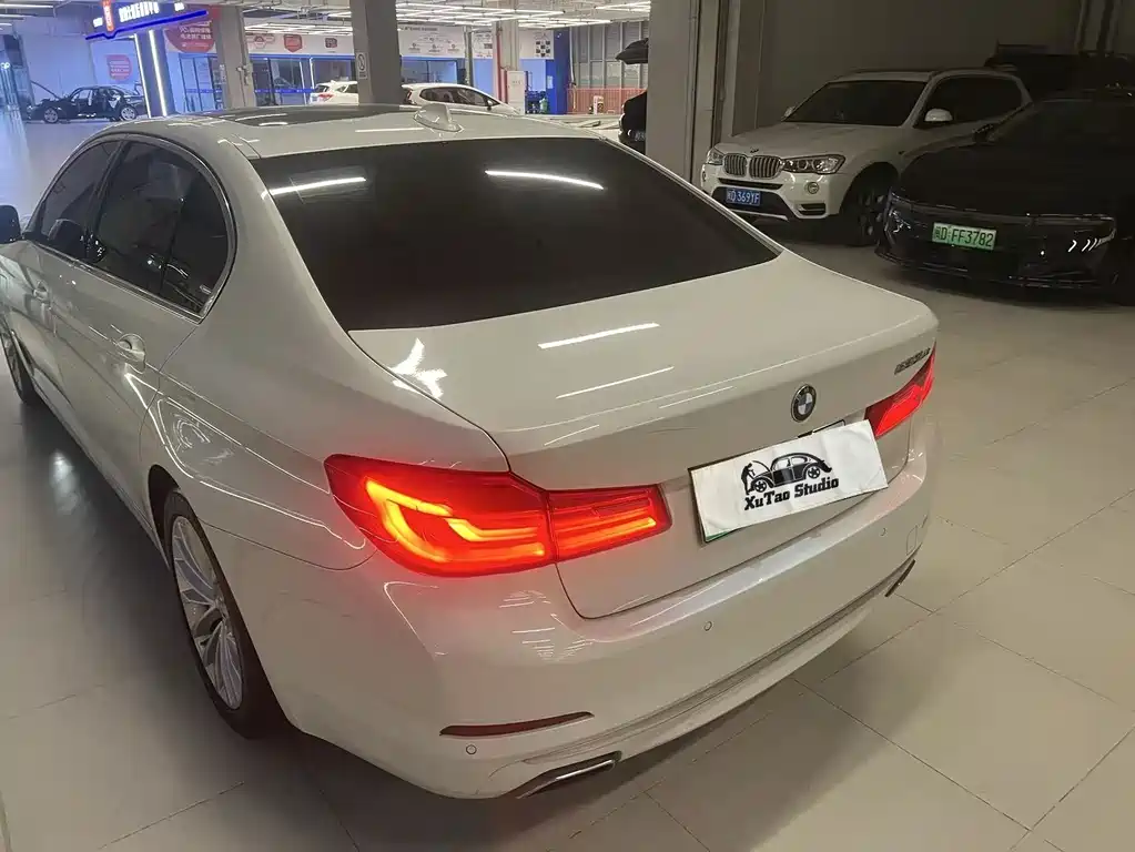 BMW 5 Series New Energy — миниатюра 6