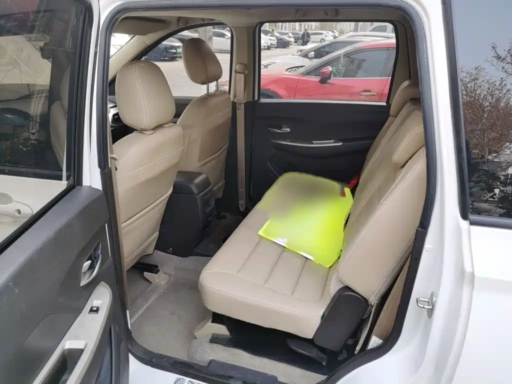Wuling Hongguang — миниатюра 15