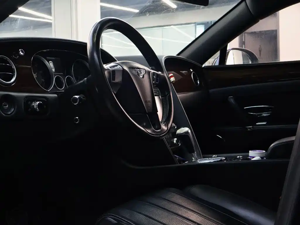 Bentley Flying Spur 2016 4.0T V8 Standard