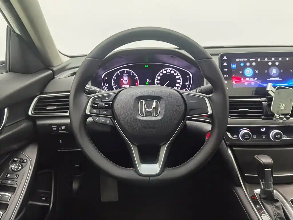 Honda Accord 2022 — фото 11