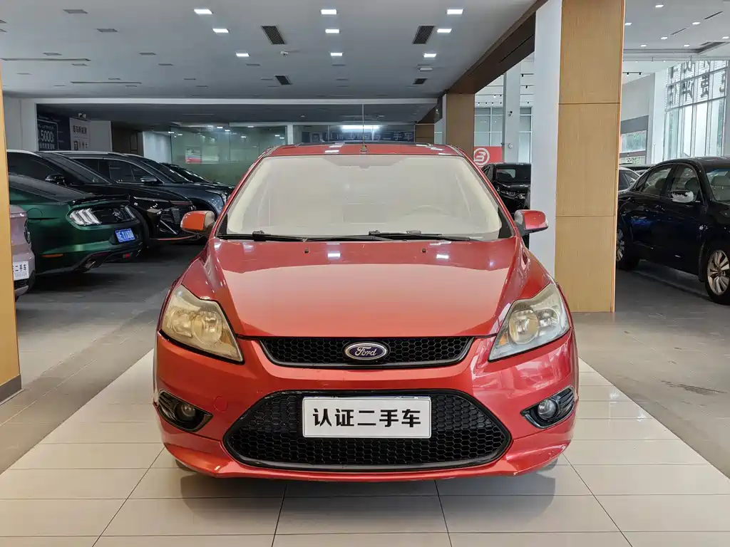 Ford Focus 2013 1.8L AT Fashion