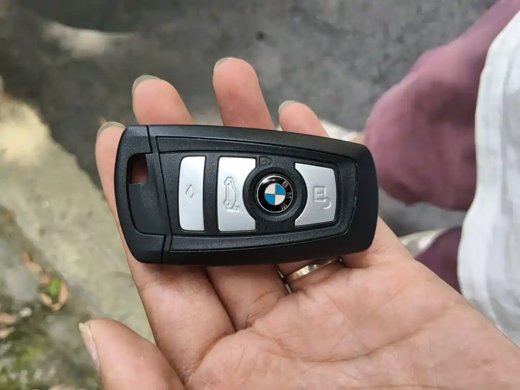 BMW 5 Series — миниатюра 12