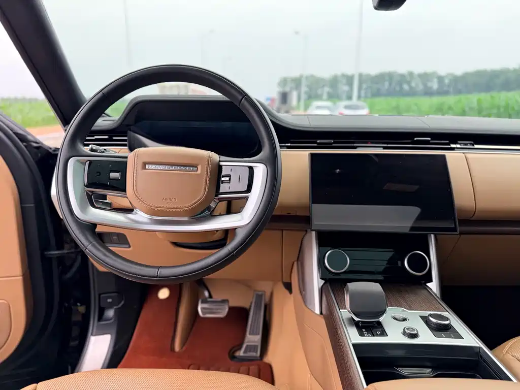 Land Rover Range Rover 2023 3.0 L6 360PS