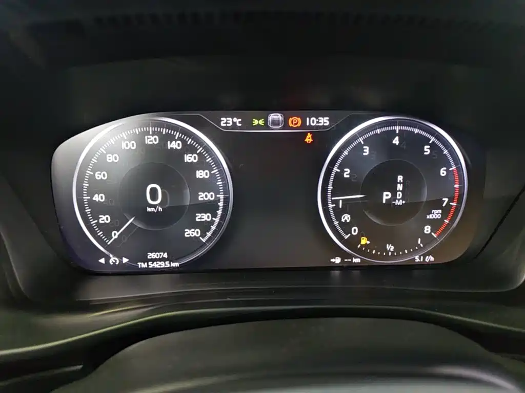 Volvo XC40 — миниатюра 12