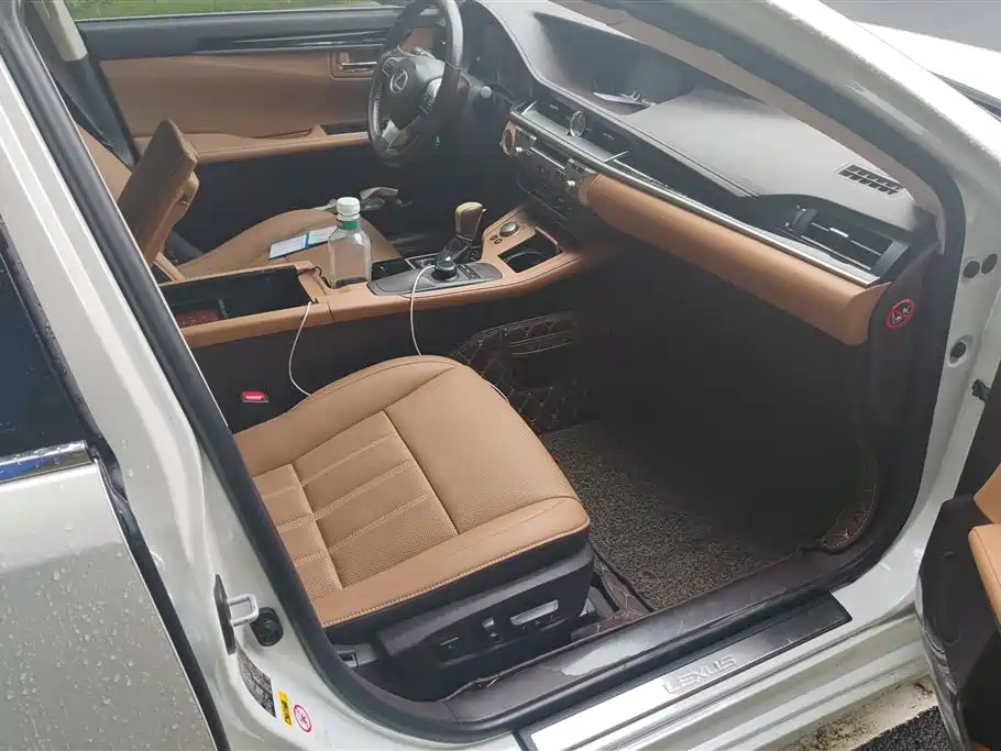 Lexus ES 2016 200 Midnight