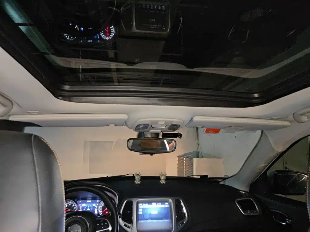 Jeep Compass — миниатюра 14