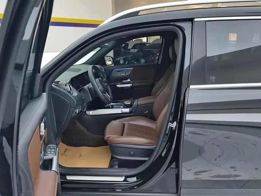 Mercedes-Benz GLB — миниатюра 9