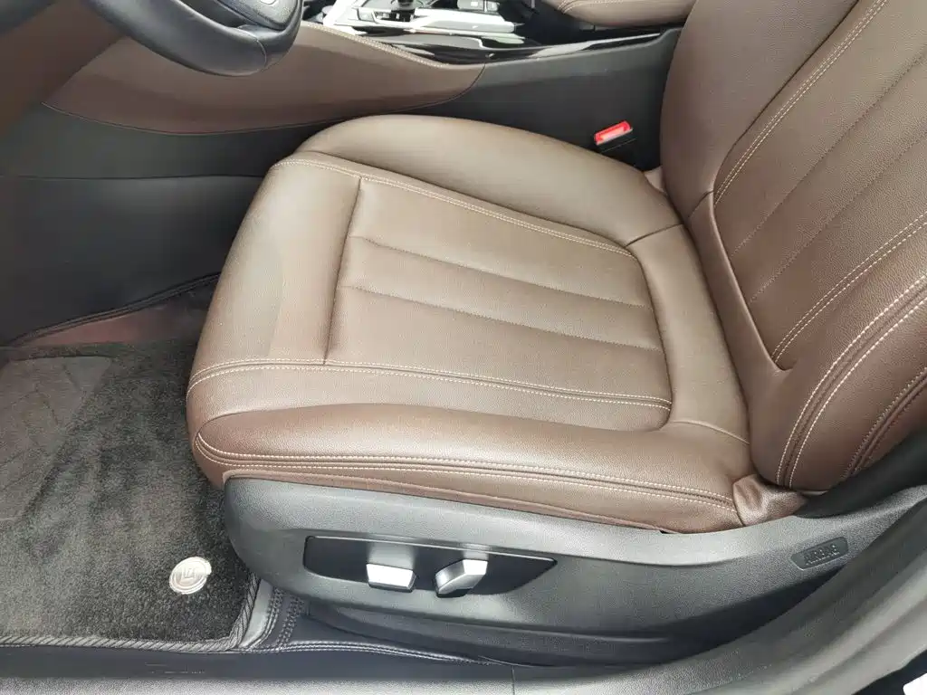 BMW 5 Series — миниатюра 20