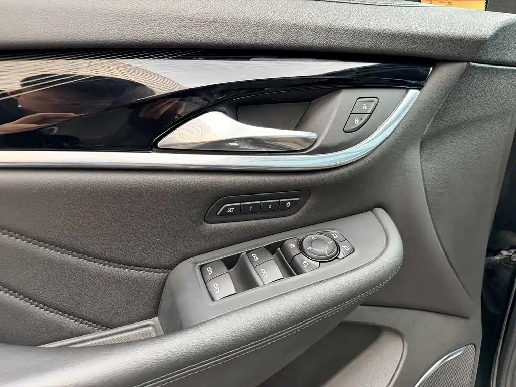 Buick Enclave 2022 652T Premium Flagship 7 мест